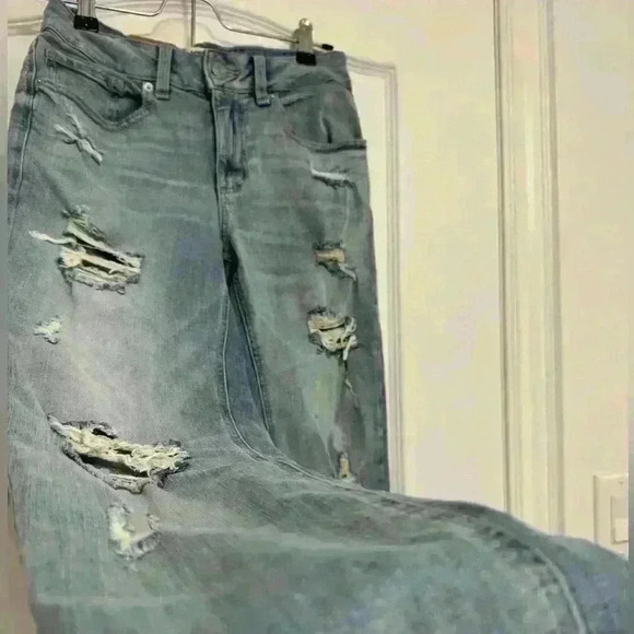 Garage Woman’s Blue Distressed Girlfriend Jeans Never Worn New  With Tags - Picture 2 of 6